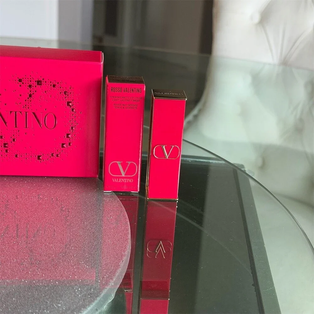 Valentino Rosso Lipstick Gift Set Satin 22R Matte 135R + Zip Pouch